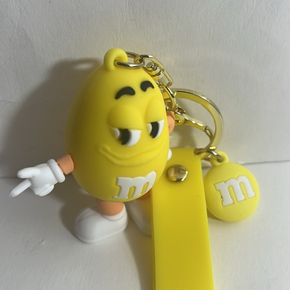 M&M Yellow Keychain/Keyring/Bag Charm NWT - Picture 1 of 4
